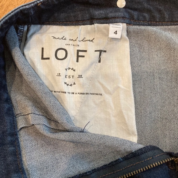 LOFT size 4 denim skirt - Picture 3 of 3